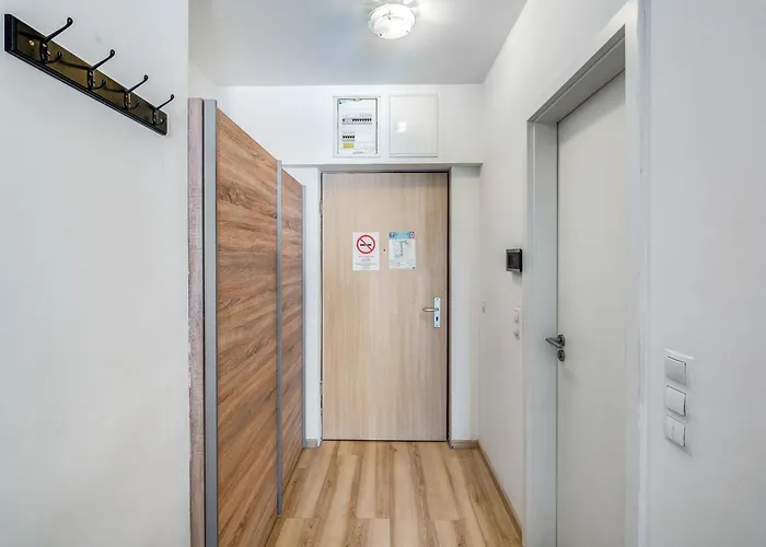 Elegant Nest One Apartament *